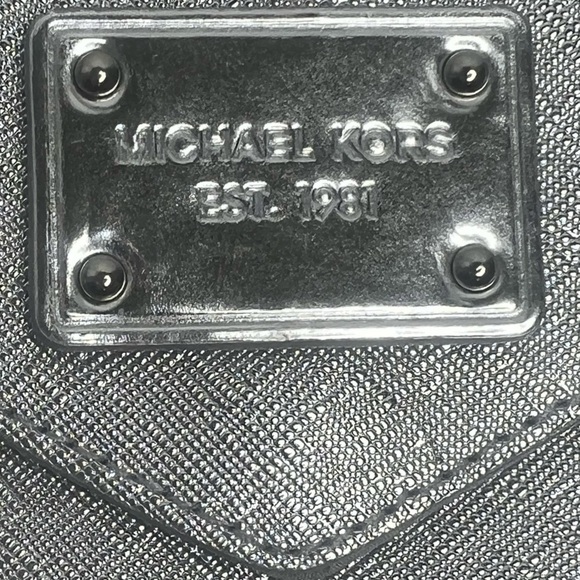 Michael Kors MK Silver Wallet Continental Jet Set Slim Envelope Check Holder - Picture 8 of 8